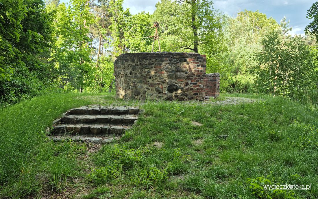Szubienica w Trzebielu – oryginalny zabytek Łuku Mużakowa