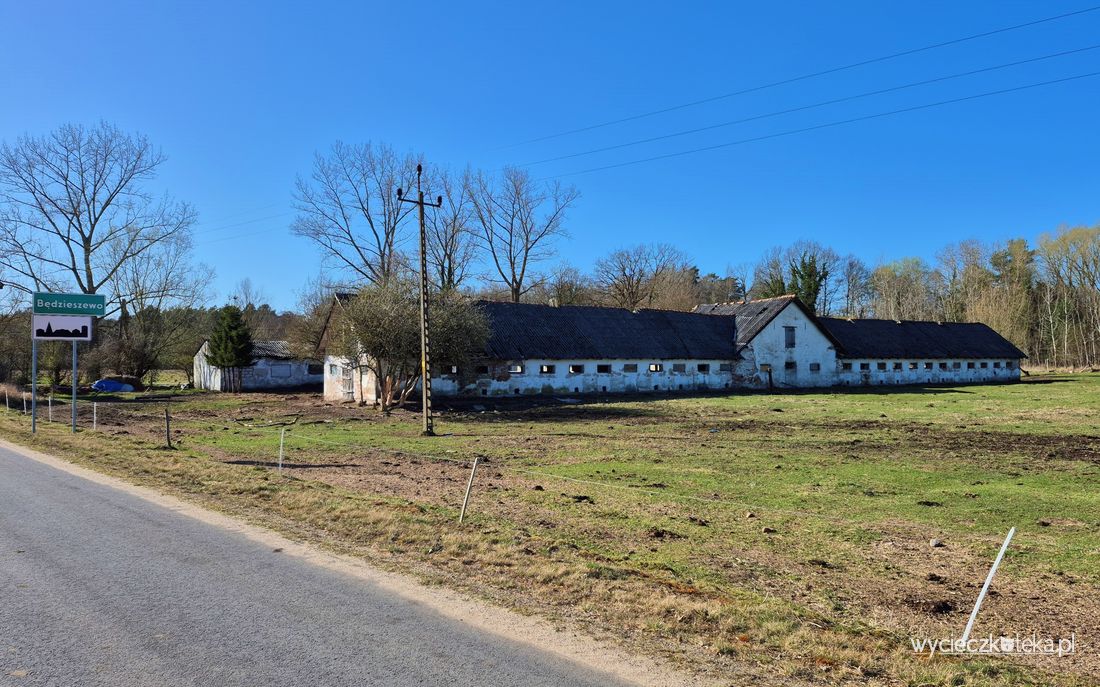 Zapomniany stary cmentarz i folwark w Będzieszewie